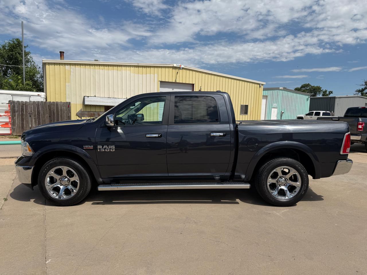 RAM 1500 Laramie Crew Cab 4WD 2017