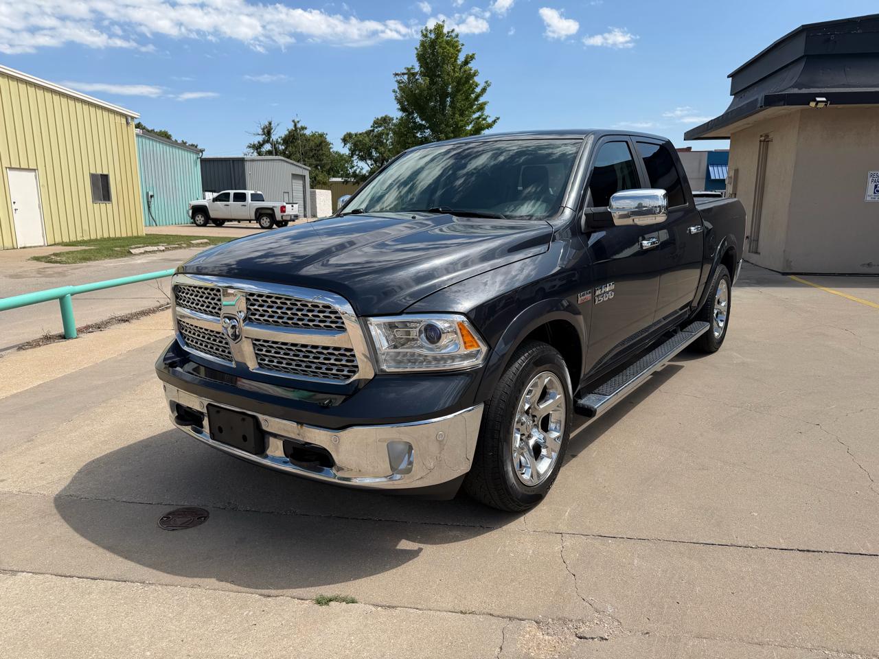 RAM 1500 Laramie Crew Cab 4WD 2017