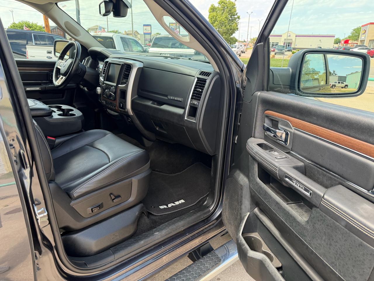RAM 1500 Laramie Crew Cab 4WD 2017