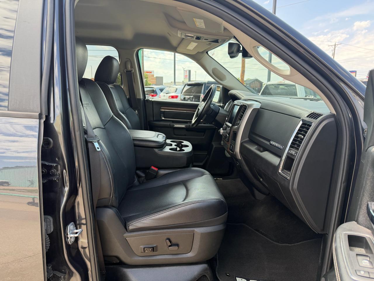 RAM 1500 Laramie Crew Cab 4WD 2017