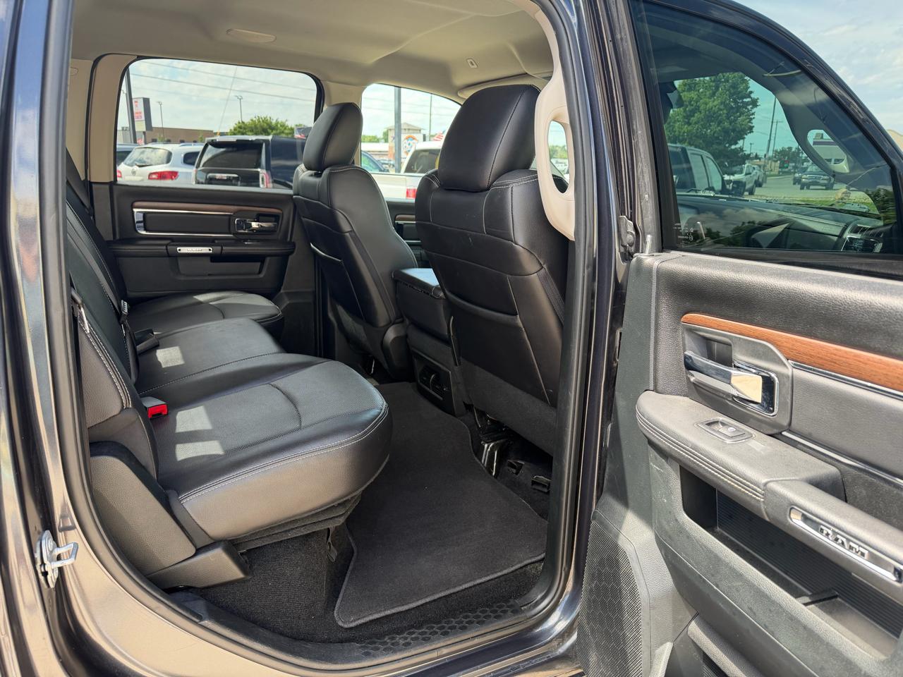 RAM 1500 Laramie Crew Cab 4WD 2017