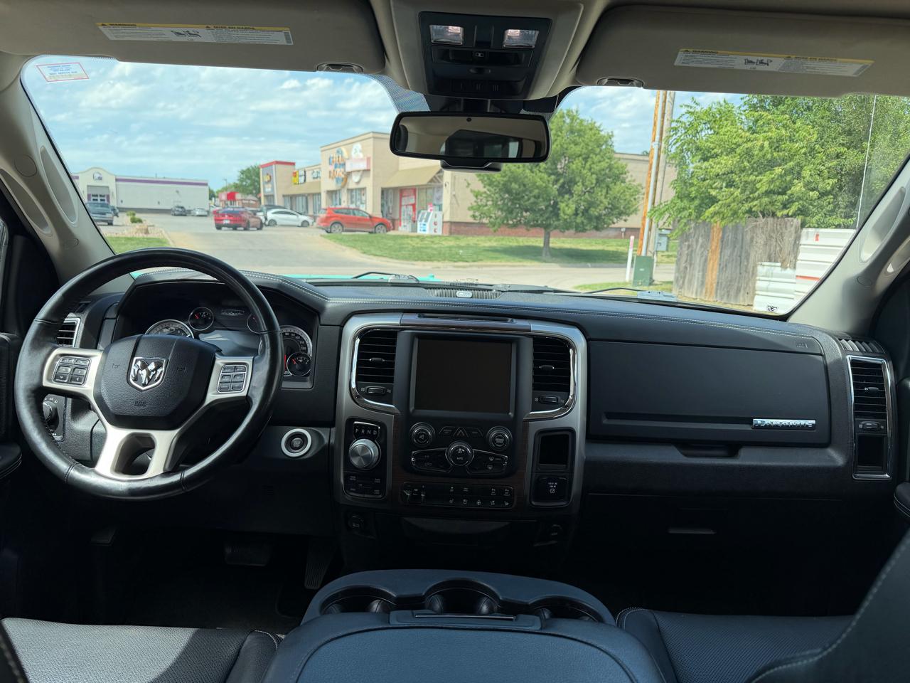 RAM 1500 Laramie Crew Cab 4WD 2017