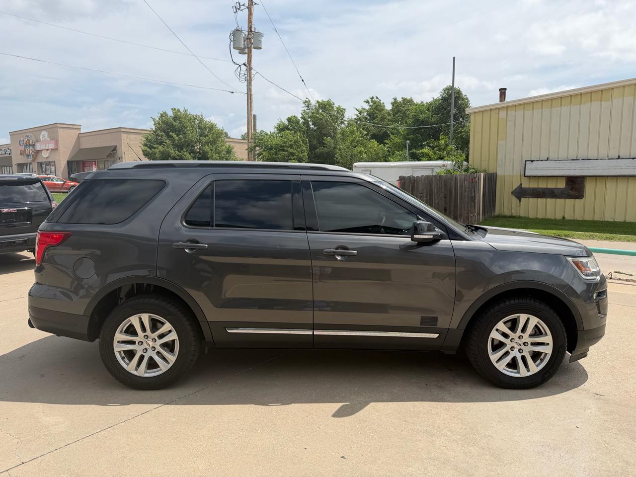 Ford Explorer XLT 4WD 2018