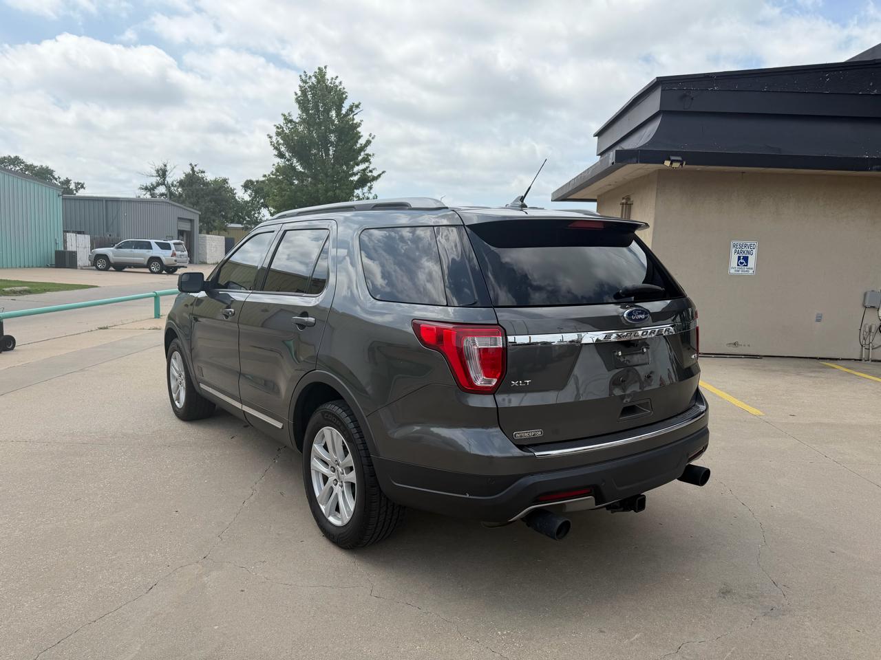 Ford Explorer XLT 4WD 2018