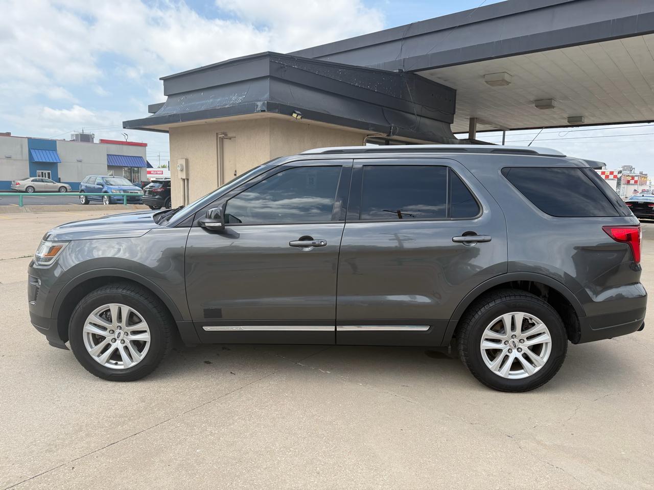 Ford Explorer XLT 4WD 2018
