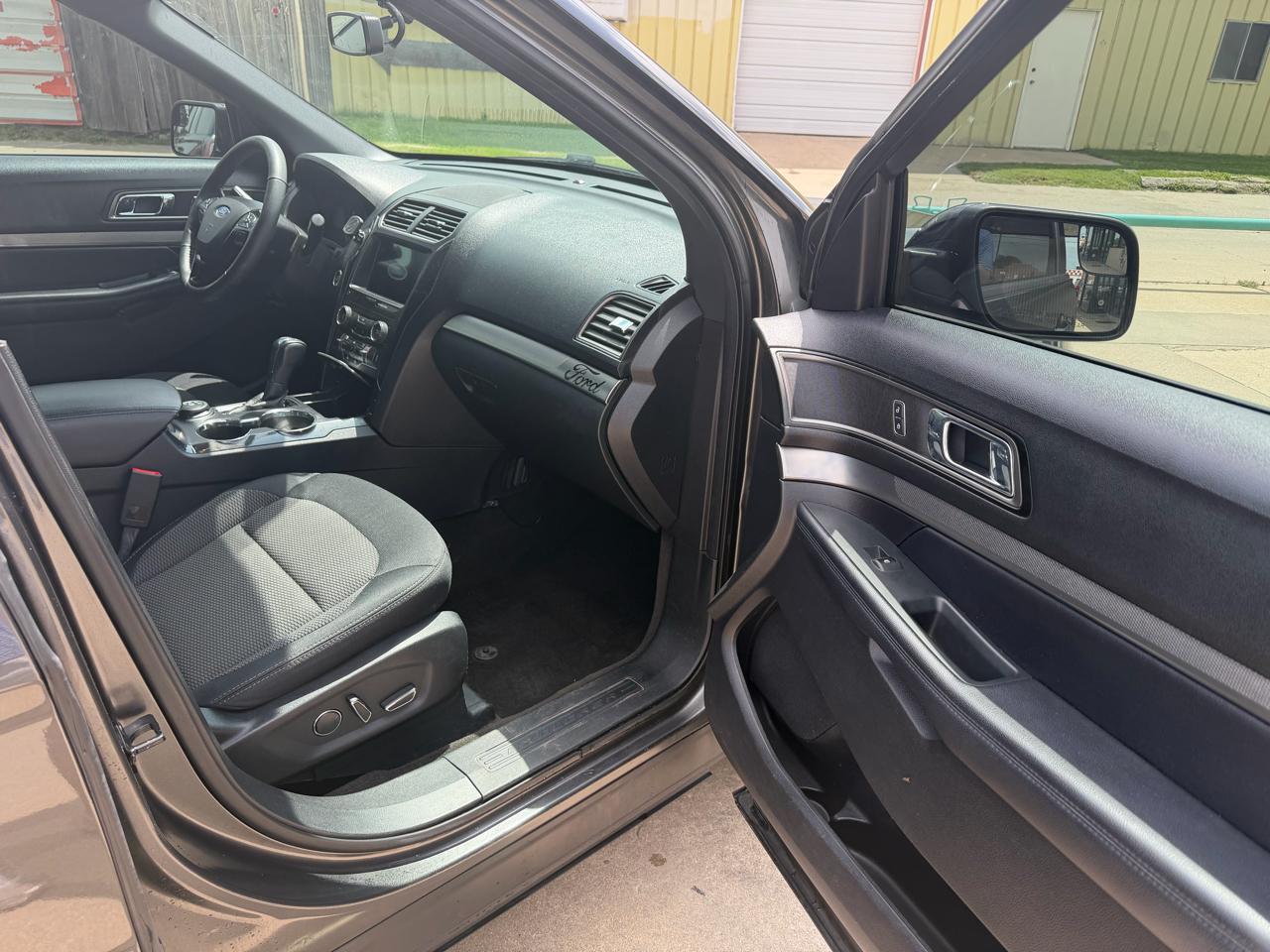 Ford Explorer XLT 4WD 2018