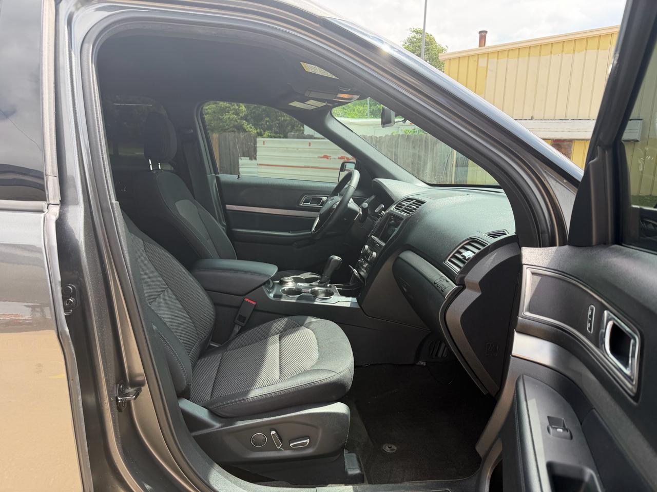 Ford Explorer XLT 4WD 2018
