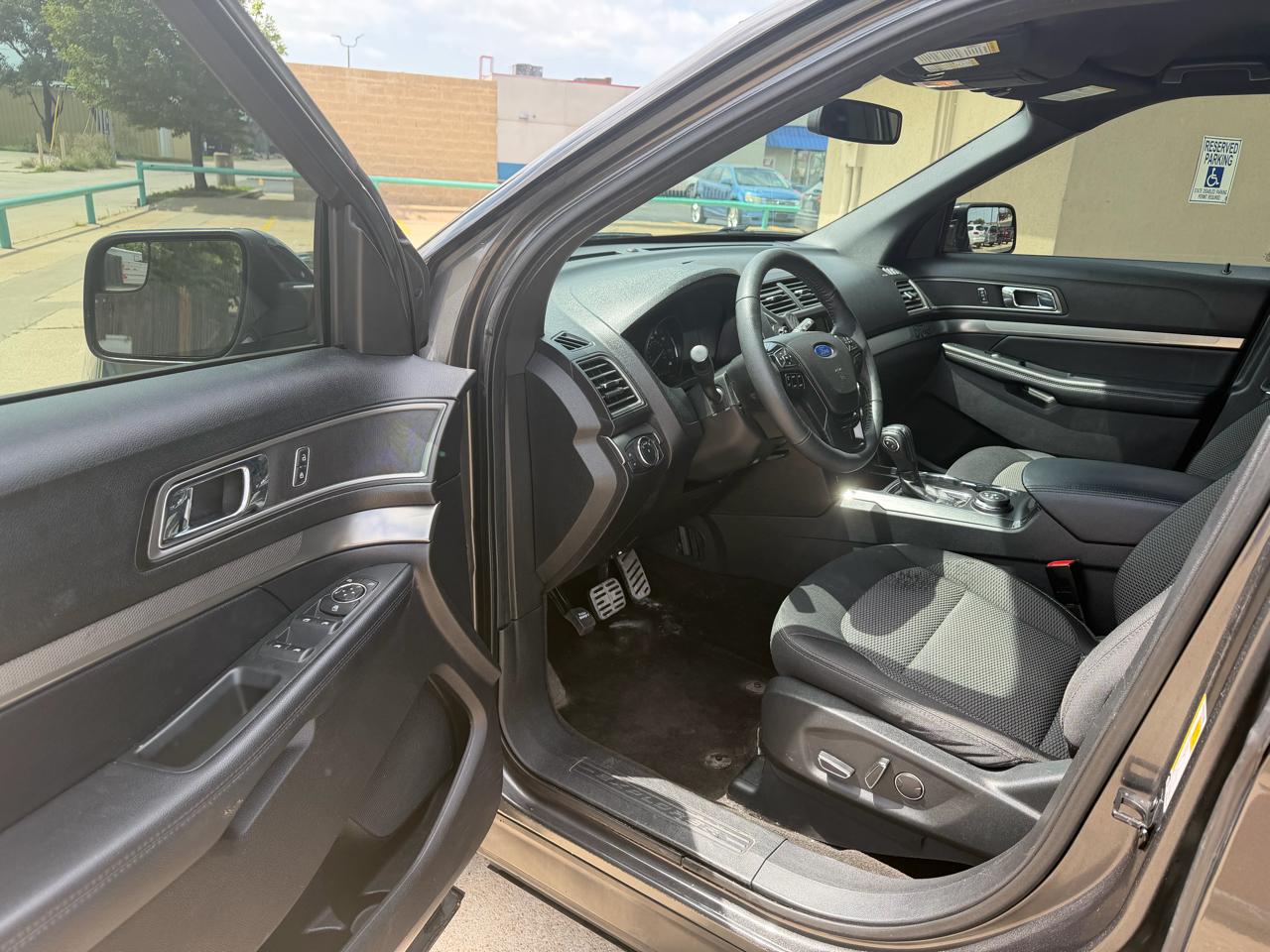Ford Explorer XLT 4WD 2018