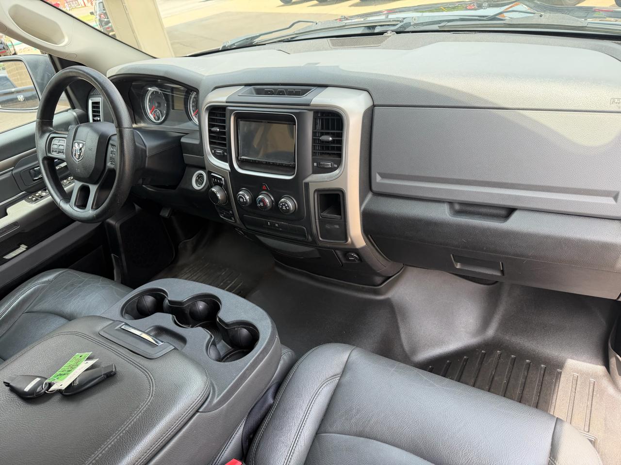 RAM 1500 SLT Quad Cab 4WD 2014