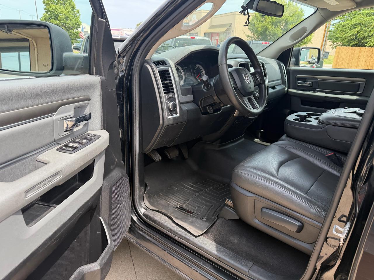 RAM 1500 SLT Quad Cab 4WD 2014