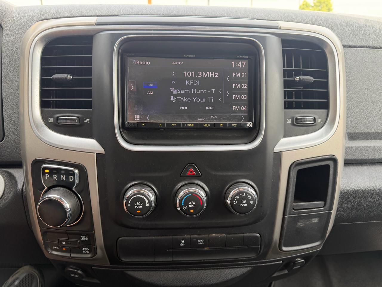 RAM 1500 SLT Quad Cab 4WD 2014