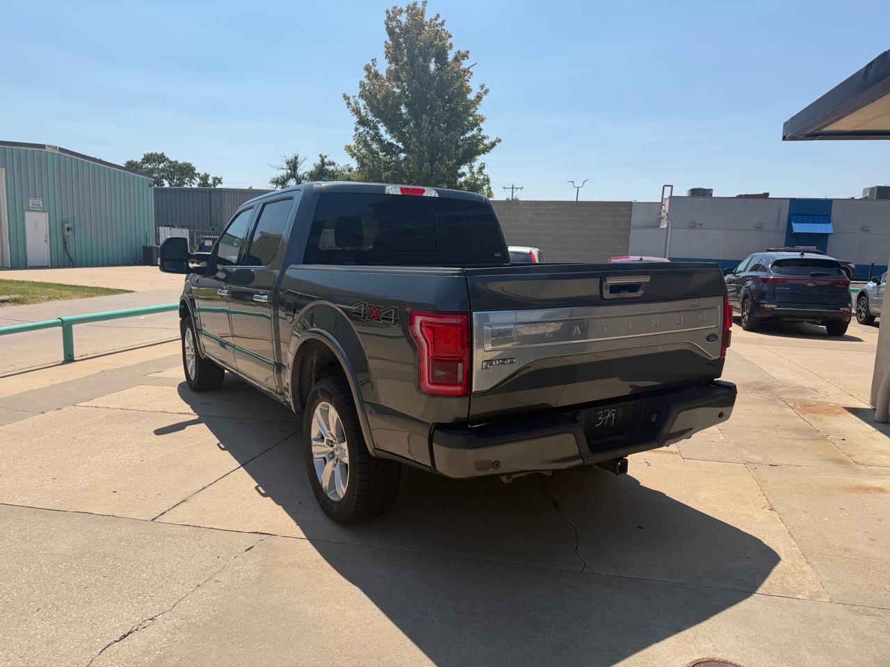 Ford F-150 Platinum SuperCrew 5.5-ft. Bed 4WD 2015