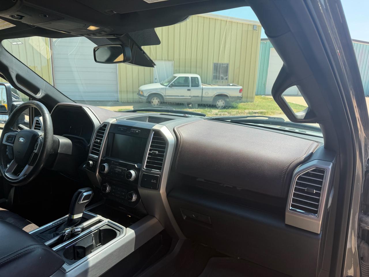 Ford F-150 Platinum SuperCrew 5.5-ft. Bed 4WD 2015