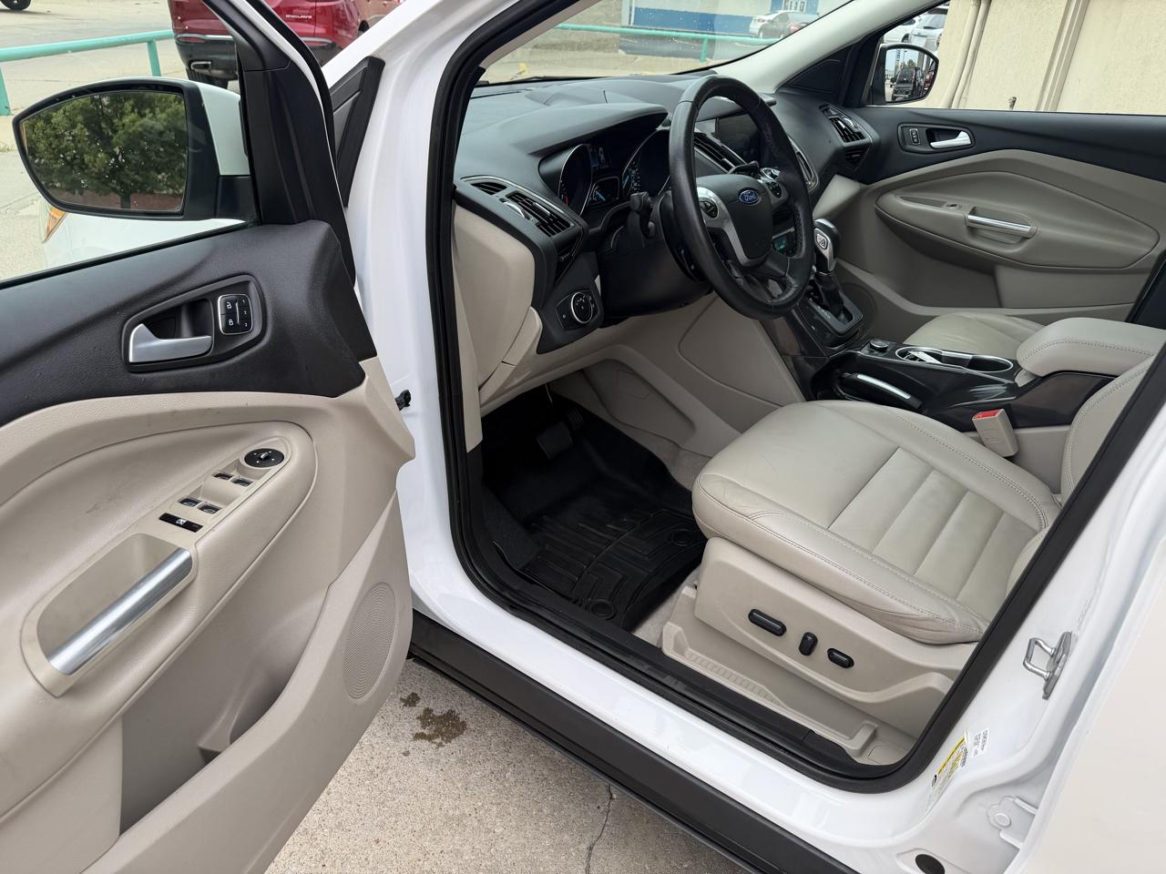 Ford Escape Titanium FWD 2015