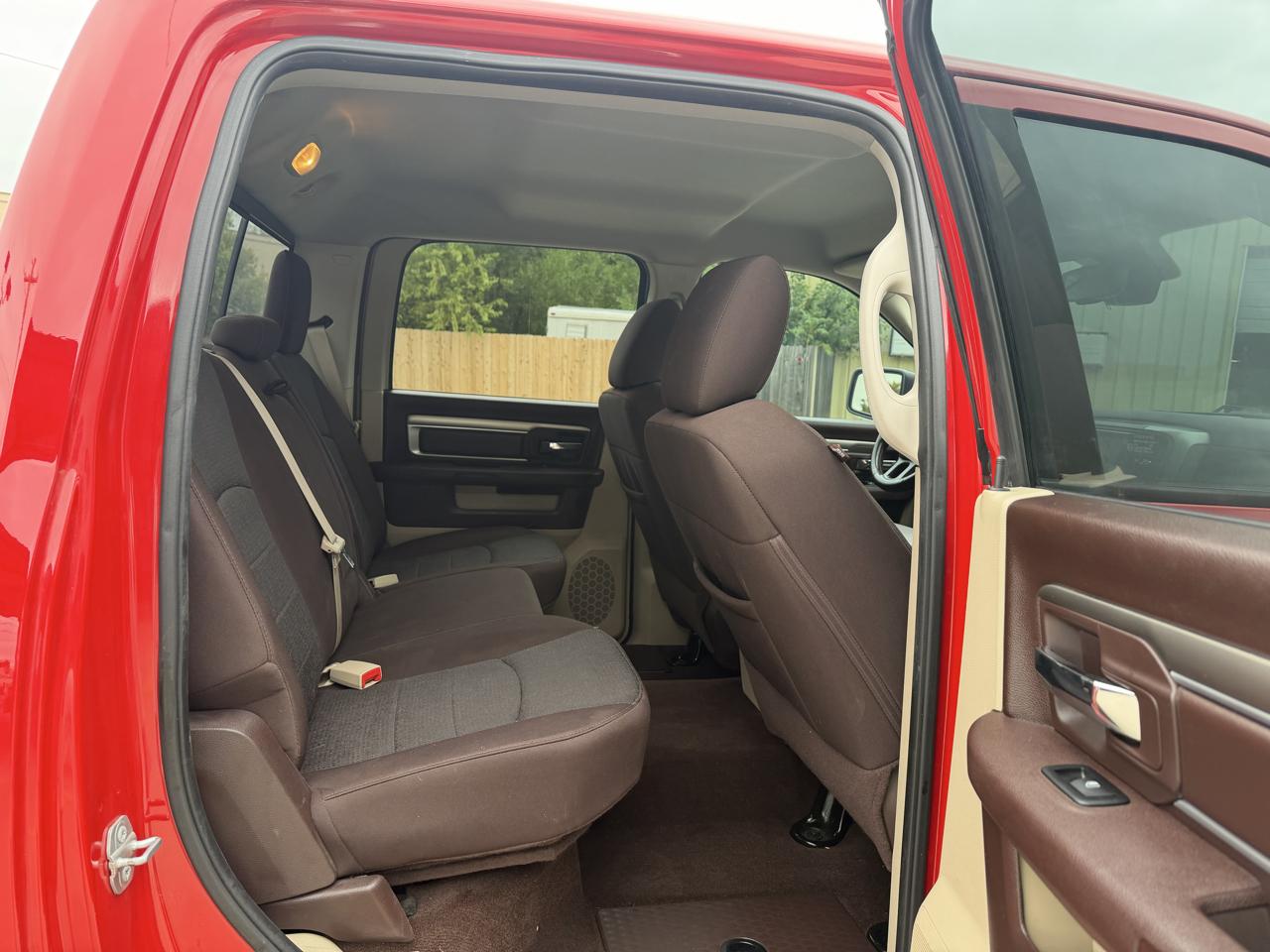 RAM 1500 Big Horn Crew Cab 4WD 2016