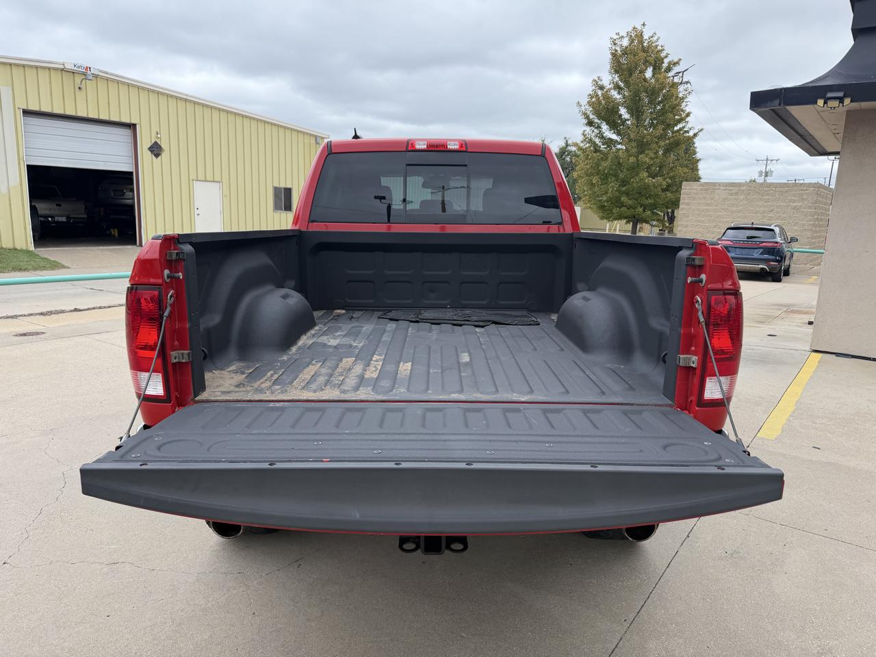 RAM 1500 Big Horn Crew Cab 4WD 2016