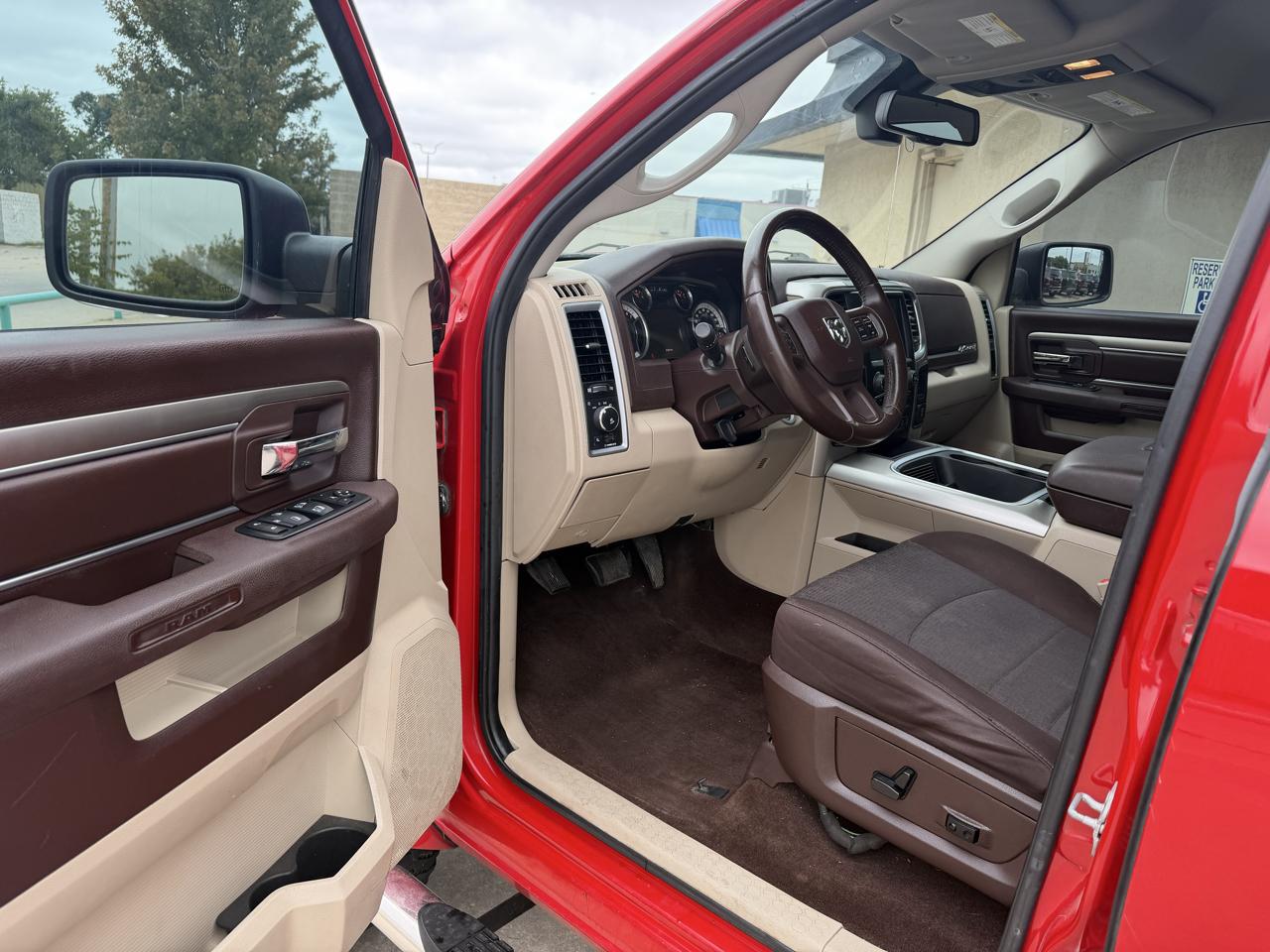 RAM 1500 Big Horn Crew Cab 4WD 2016