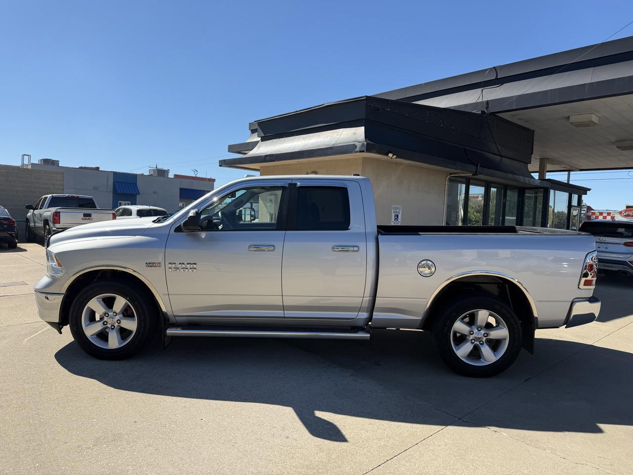 RAM 1500 SLT Quad Cab 2015