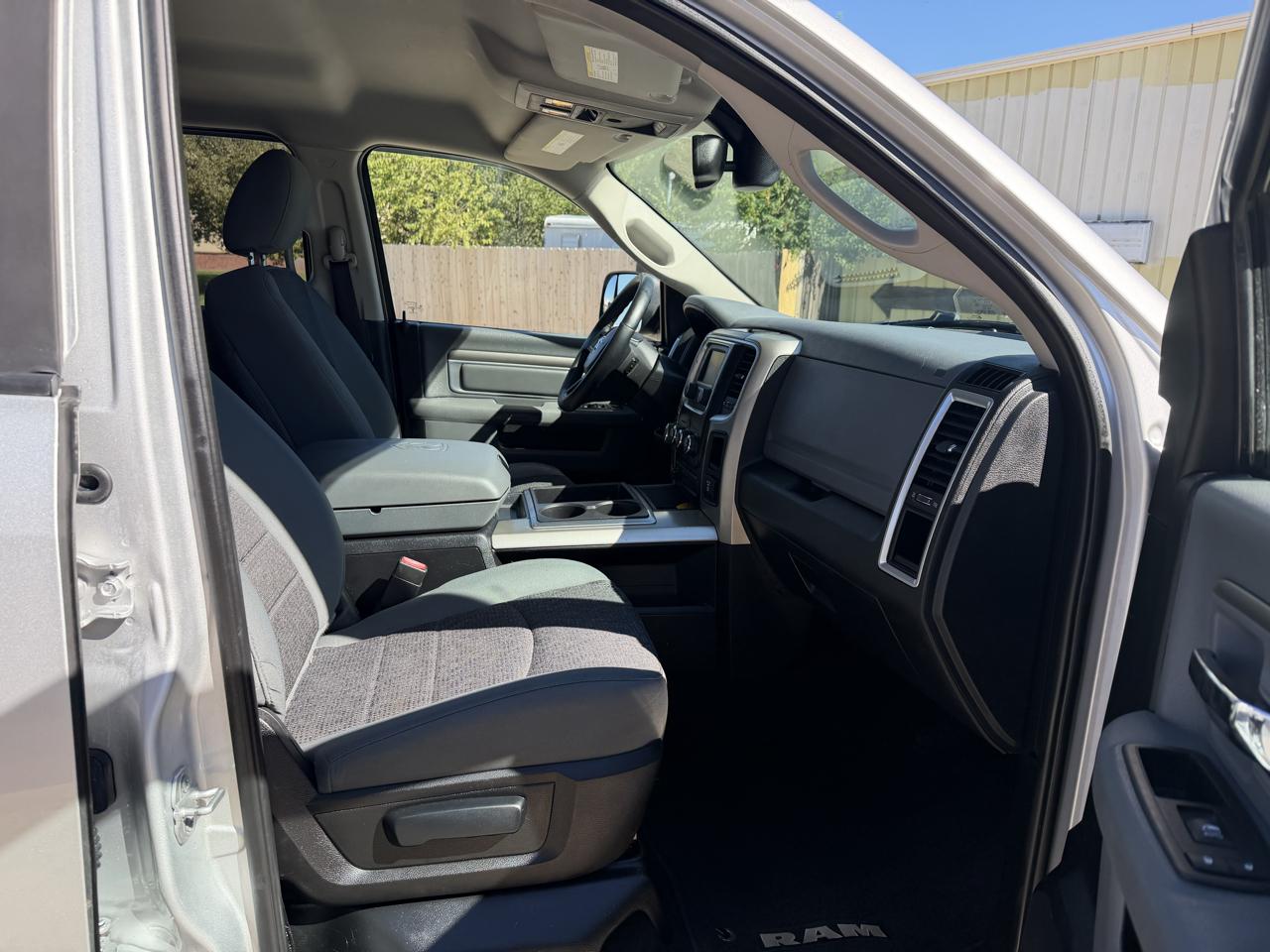 RAM 1500 SLT Quad Cab 2015
