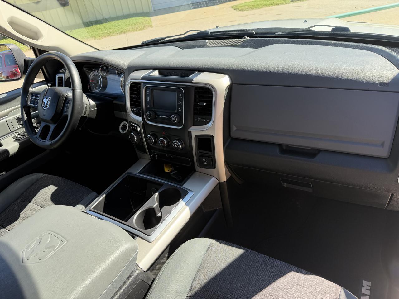 RAM 1500 SLT Quad Cab 2015