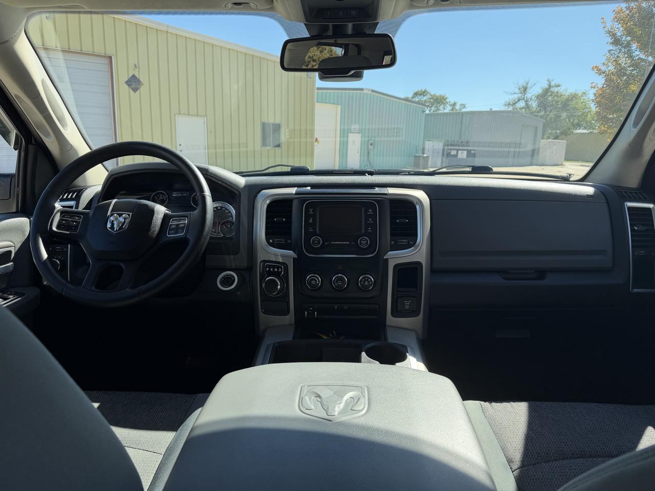RAM 1500 SLT Quad Cab 2015
