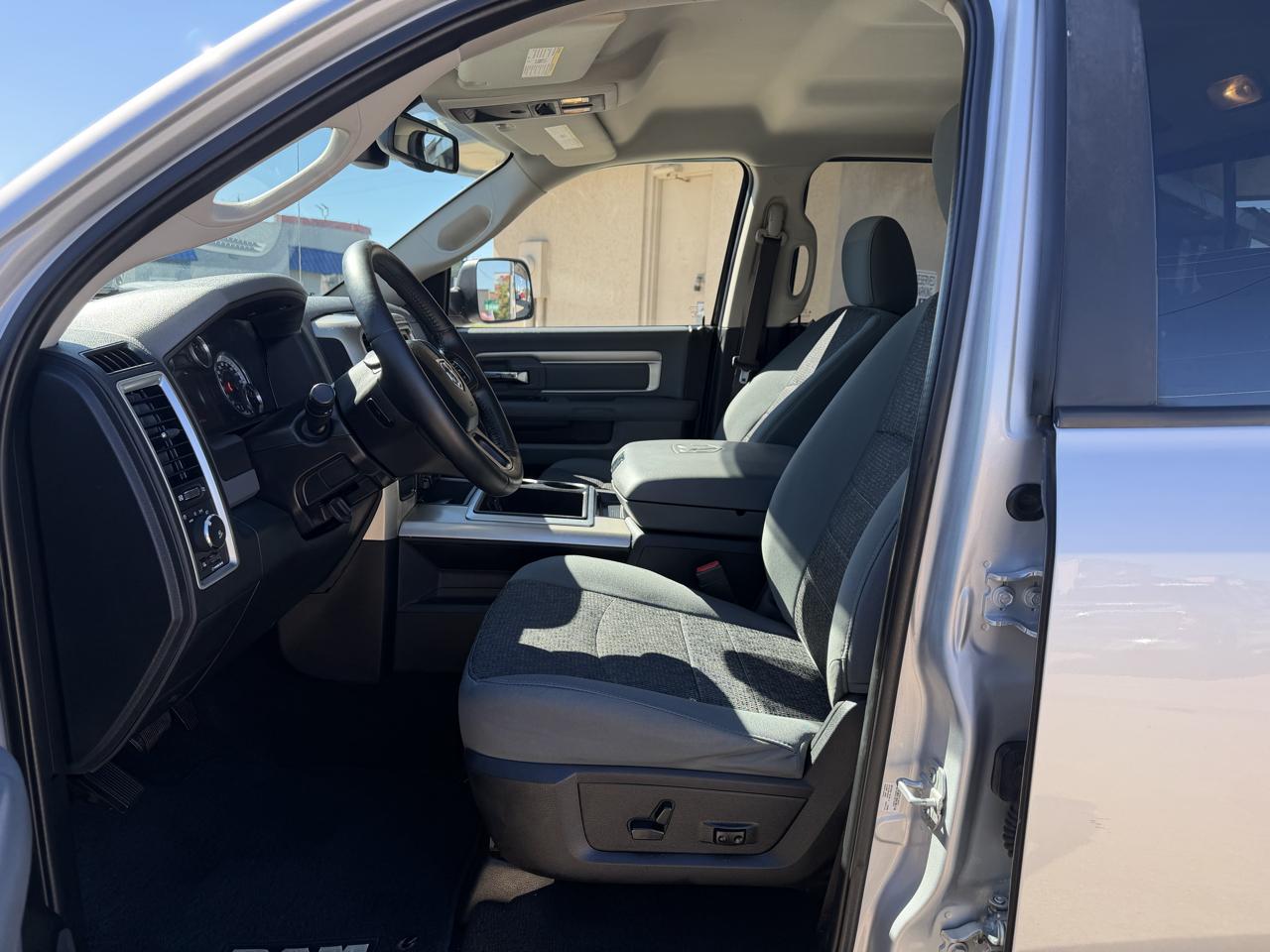 RAM 1500 SLT Quad Cab 2015