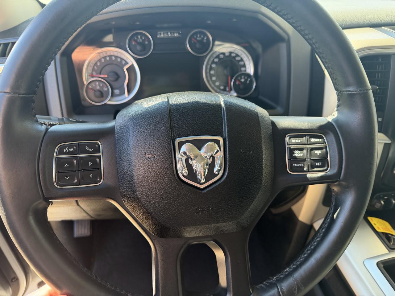 RAM 1500 SLT Quad Cab 2015