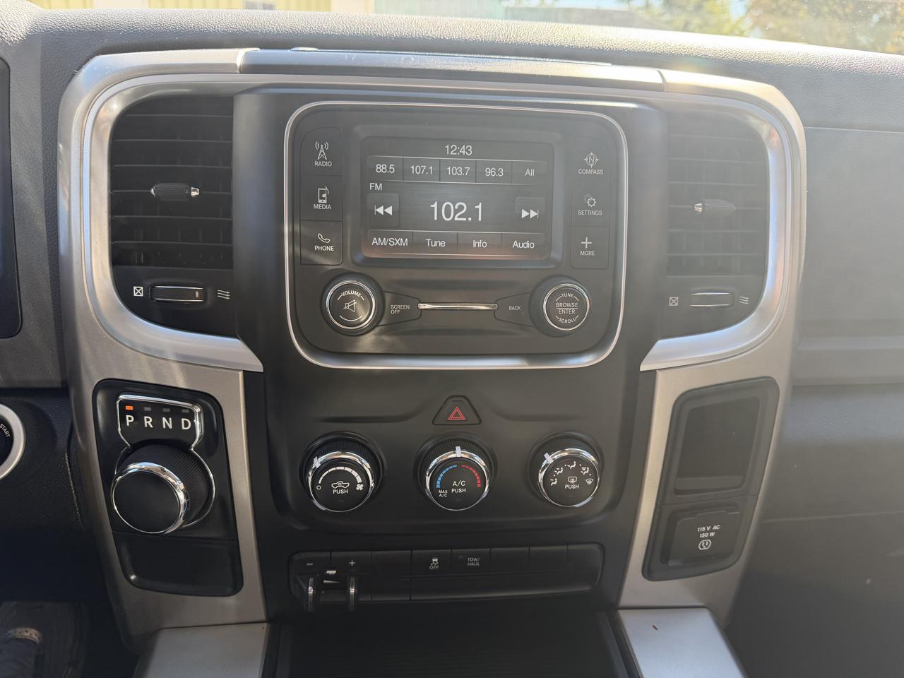 RAM 1500 SLT Quad Cab 2015