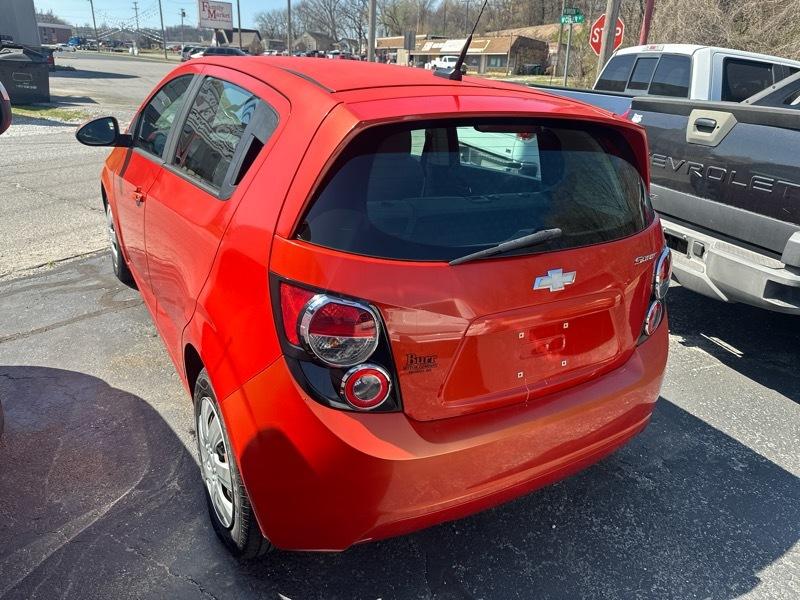 Chevrolet Sonic LS Auto 5-Door 2013