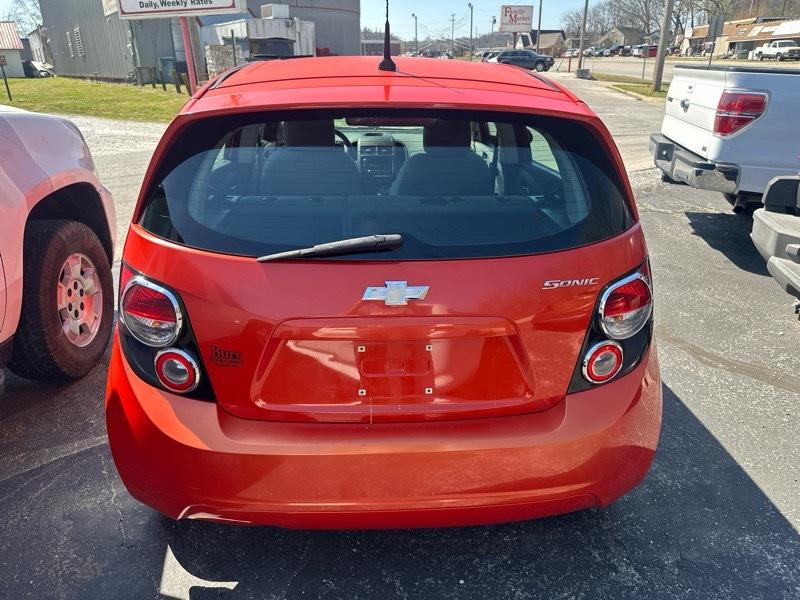 Chevrolet Sonic LS Auto 5-Door 2013