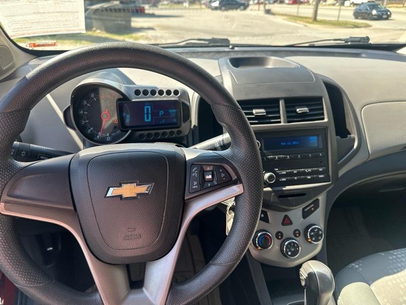 Chevrolet Sonic LS Auto 5-Door 2013