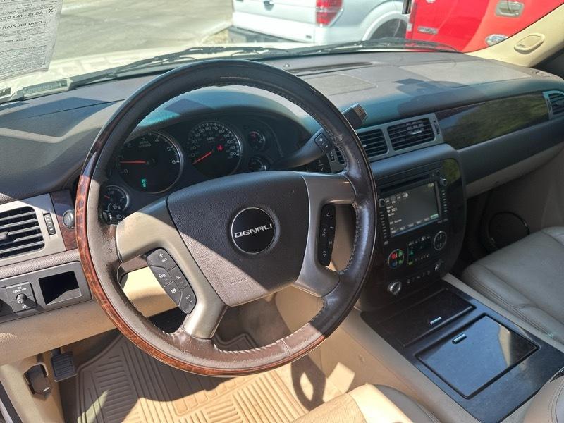 GMC Yukon Denali 4WD 2013