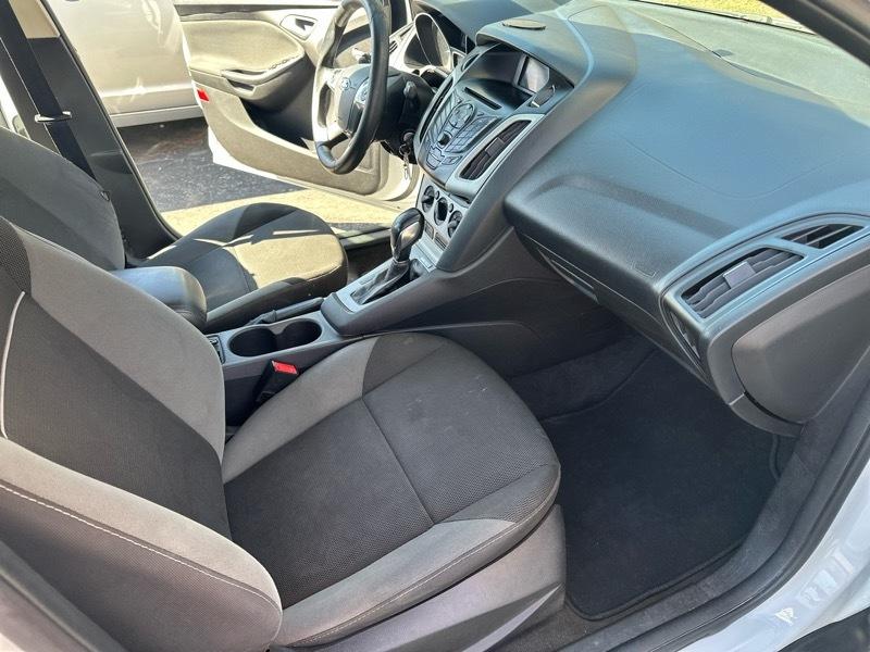 Ford Focus SE Sedan 2014