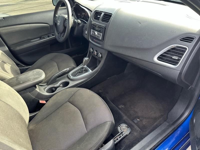 Dodge Avenger 4dr Sdn 2013