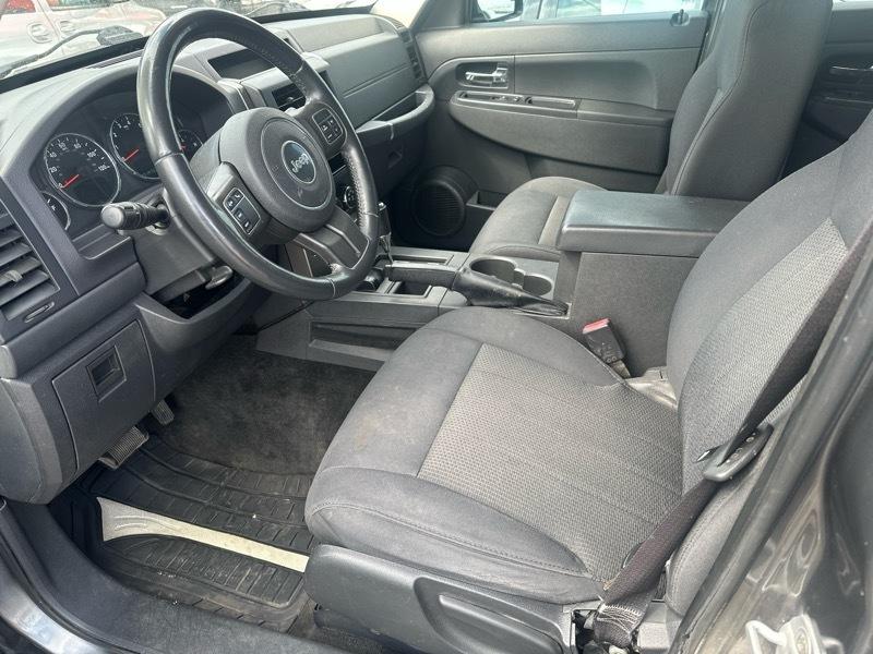 Jeep Liberty Sport 4WD 2012