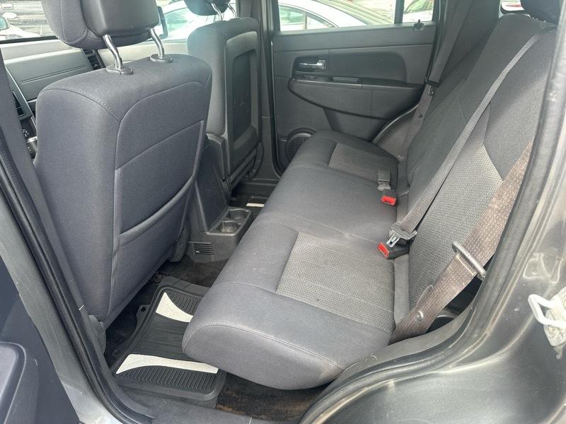 Jeep Liberty Sport 4WD 2012