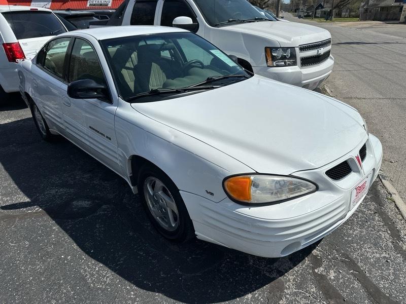 Pontiac Grand Am SE Sedan 1999