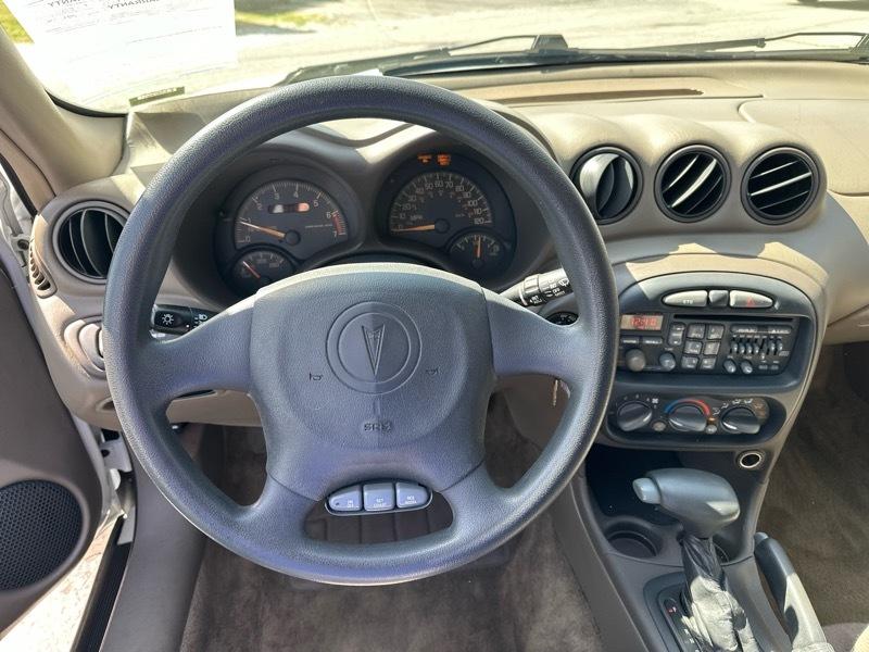 Pontiac Grand Am SE Sedan 1999