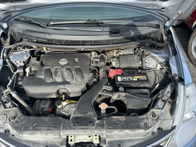 Nissan Versa 1.8 S Hatchback 2010