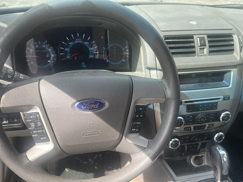 Ford Fusion SE 2012