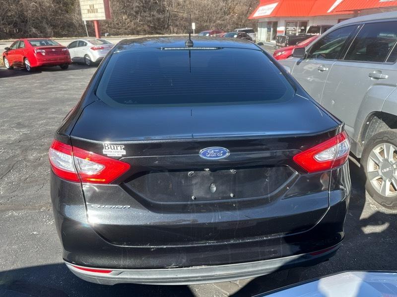 Ford Fusion S 2015
