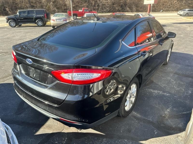 Ford Fusion S 2015