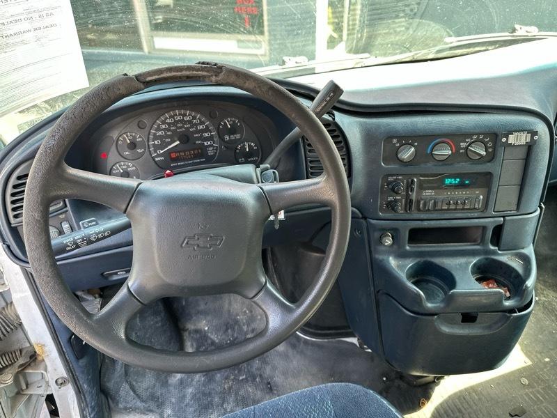 Chevrolet Astro Cargo Van 2WD 2002