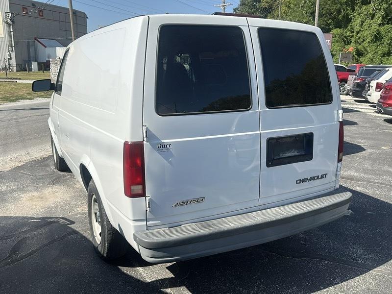 Chevrolet Astro Cargo Van 2WD 2002