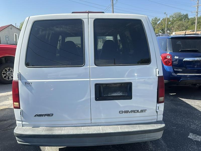 Chevrolet Astro Cargo Van 2WD 2002