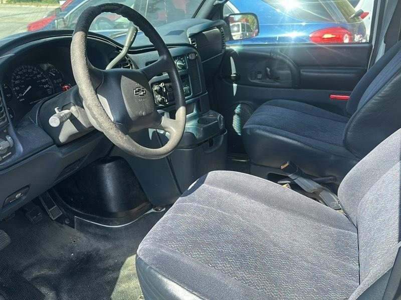 Chevrolet Astro Cargo Van 2WD 2002