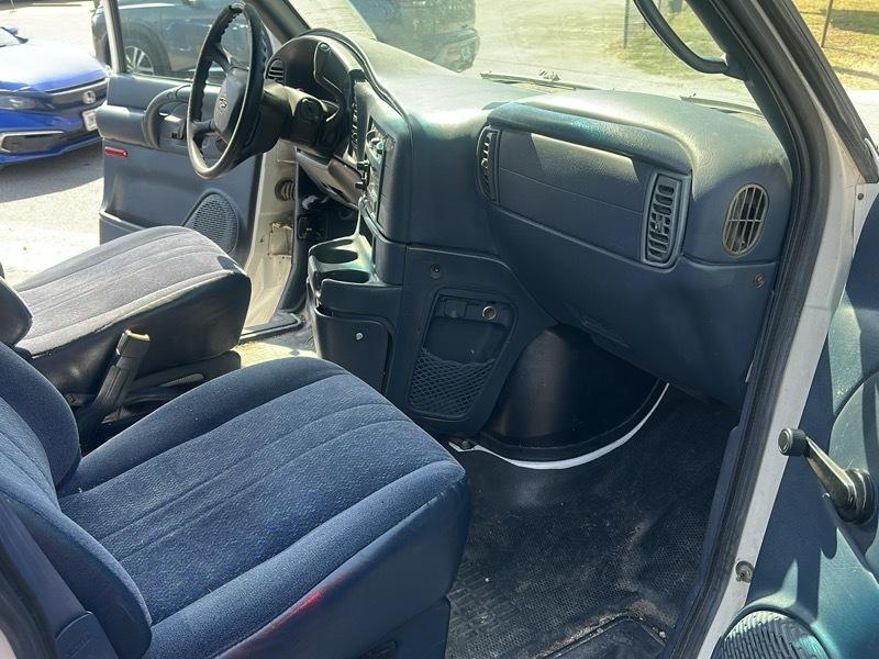 Chevrolet Astro Cargo Van 2WD 2002