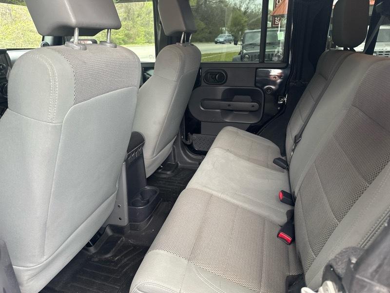 Jeep Wrangler Unlimited Sahara 4WD 2007