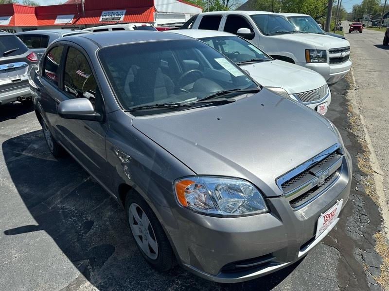 Chevrolet Aveo LS 4-Door 2011