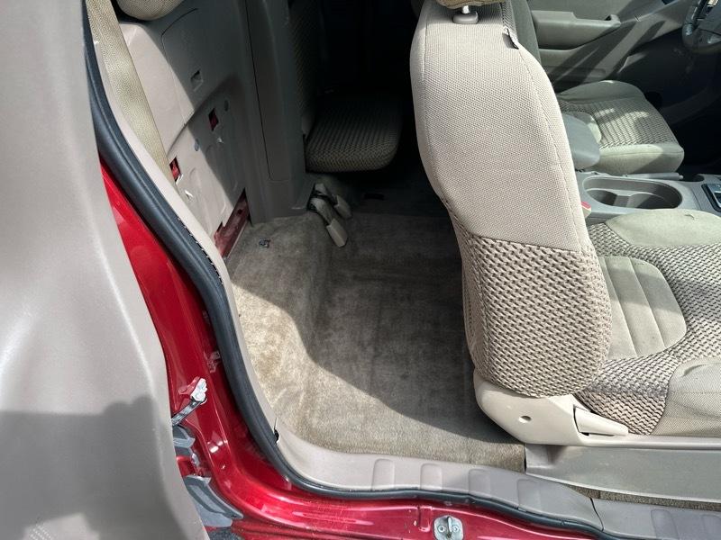 Nissan Frontier 2WD King Cab I4 Auto SV 2017